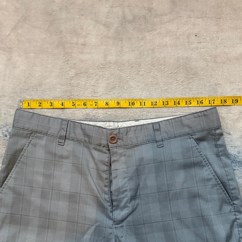 Greg Norman Collection Men's Checkered Gray Shorts - Picture 3 of 5